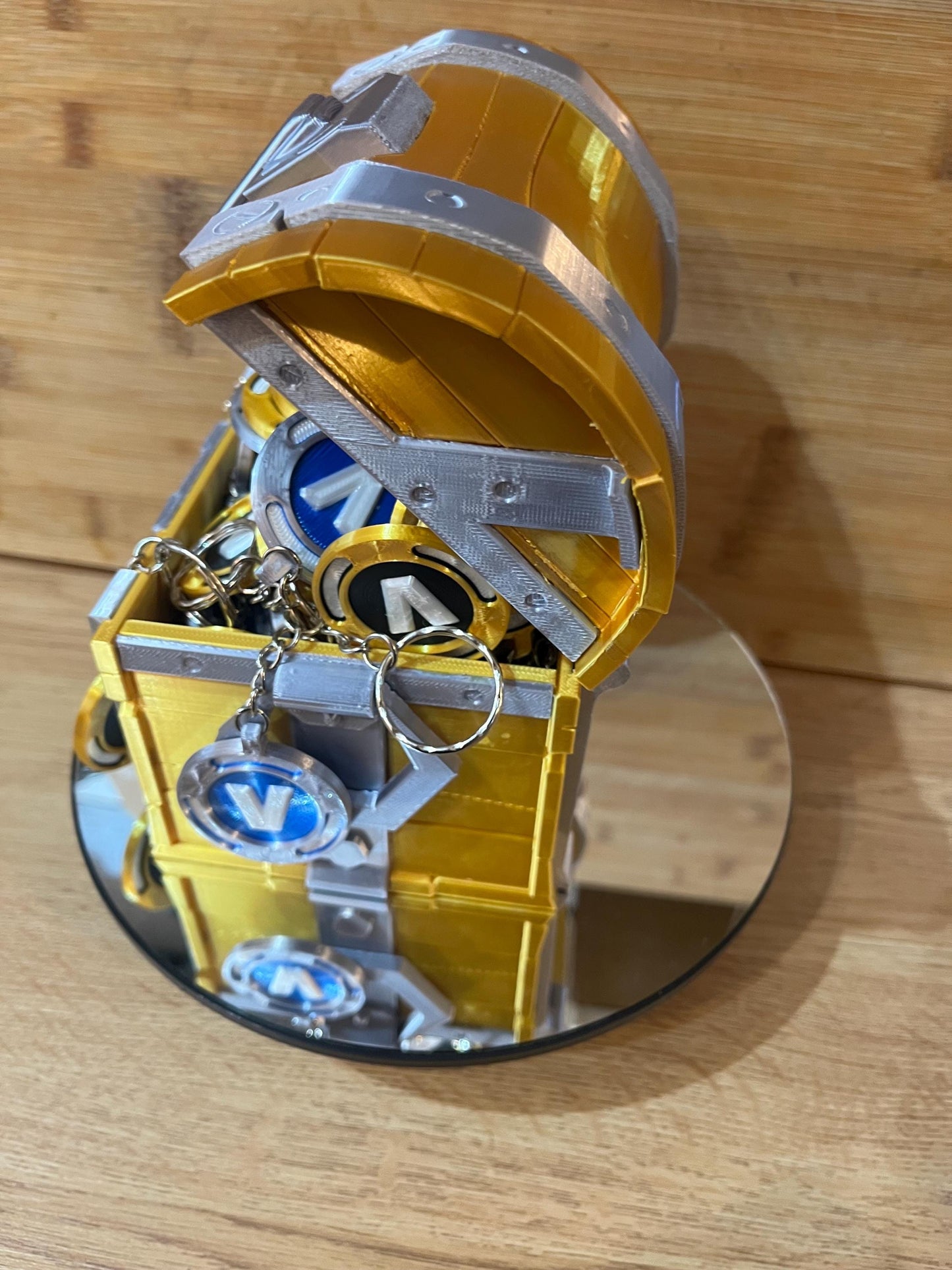 Golden Shiny Loot Chest for Fort night, Gamers, Collectors and Pirates.