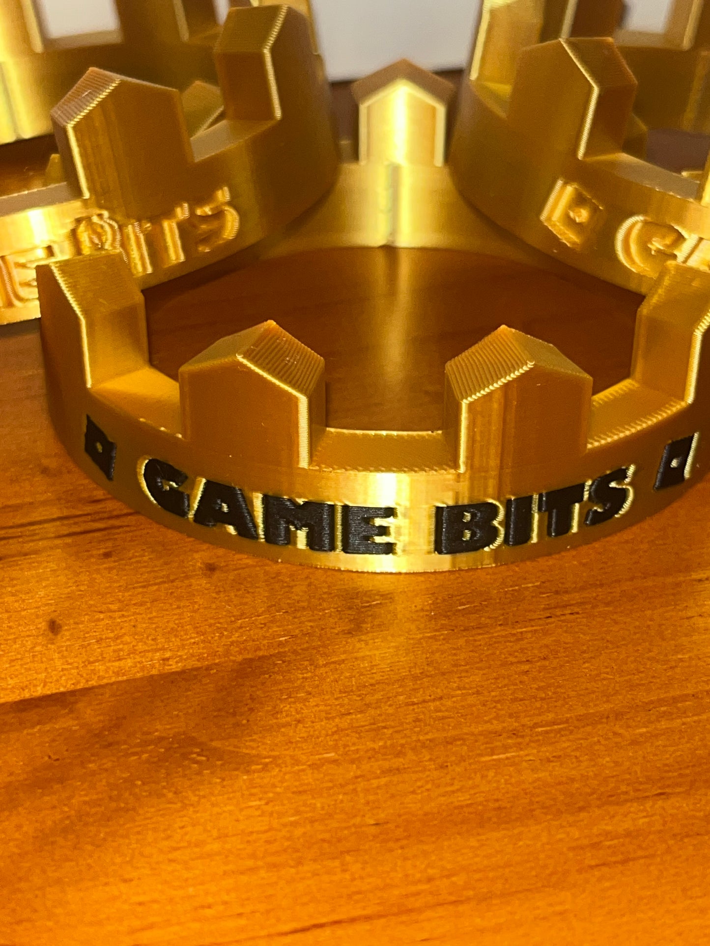 Roblox Golden Crown with colour, size and engraving options.