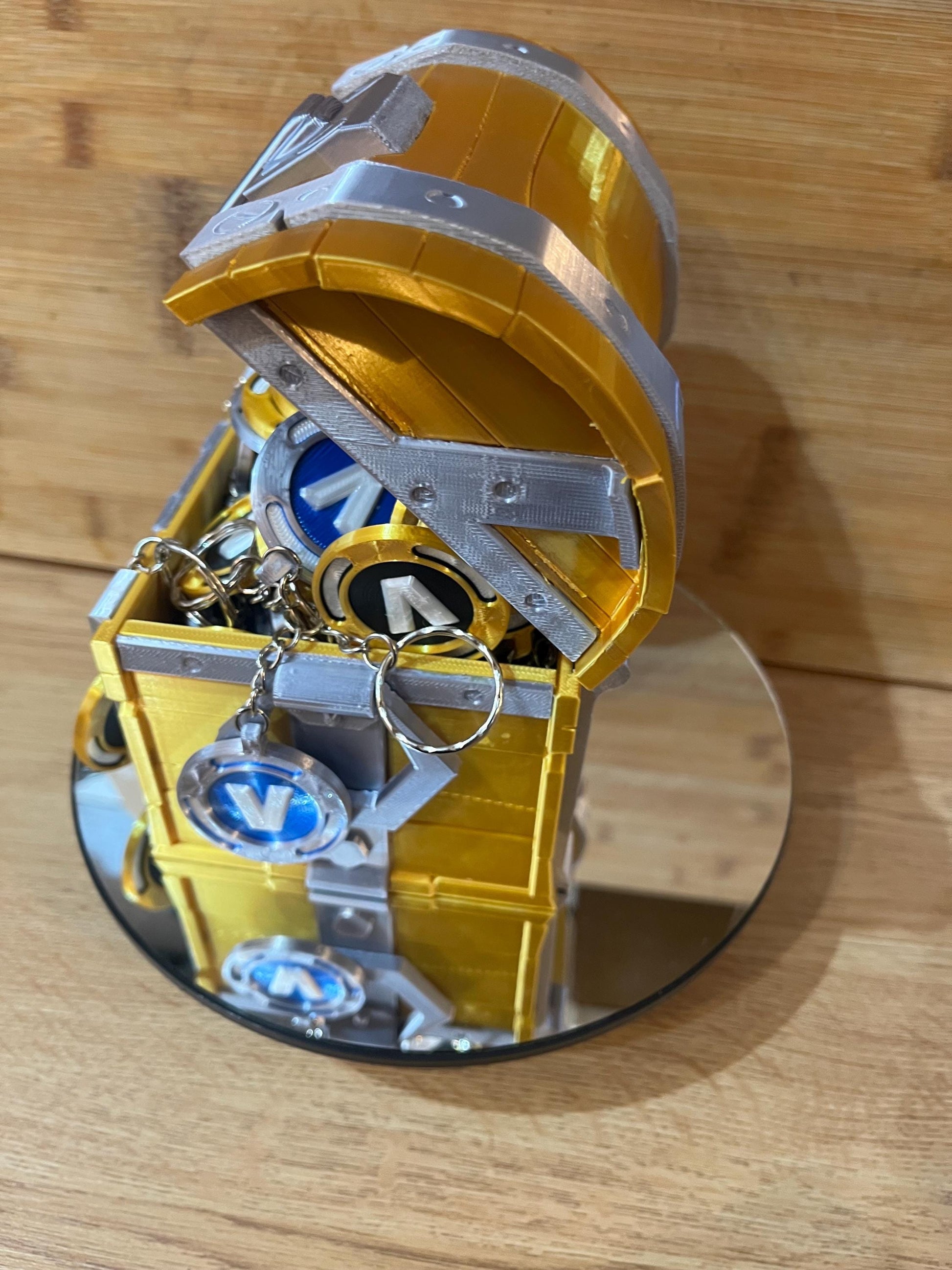 Golden Shiny Loot Chest for Fort night, Gamers, Collectors and Pirates.