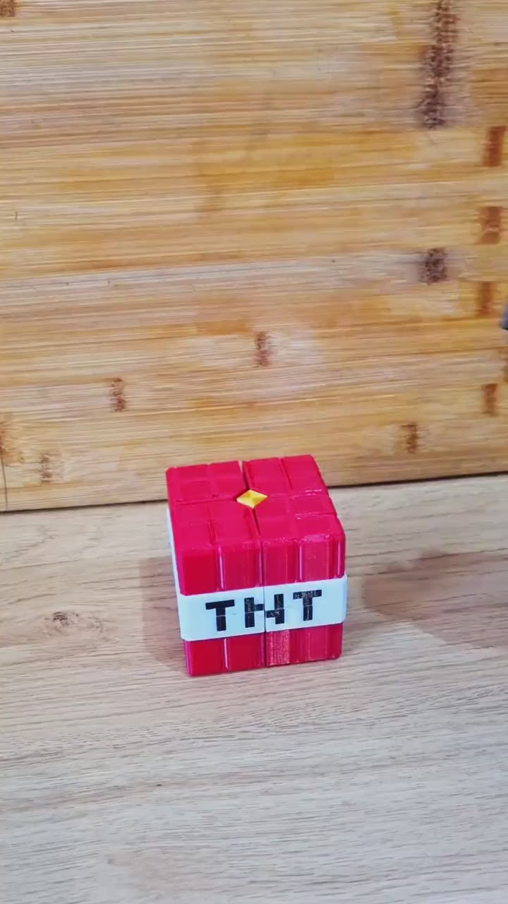 Minecraft **EXPLODING** TNT block with Flint and Steel